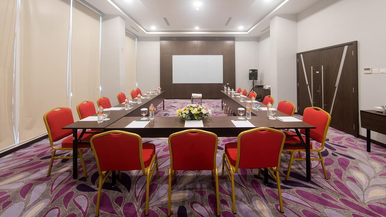 Bigland Hotel & Convention Sentul Bogor Exteriör bild