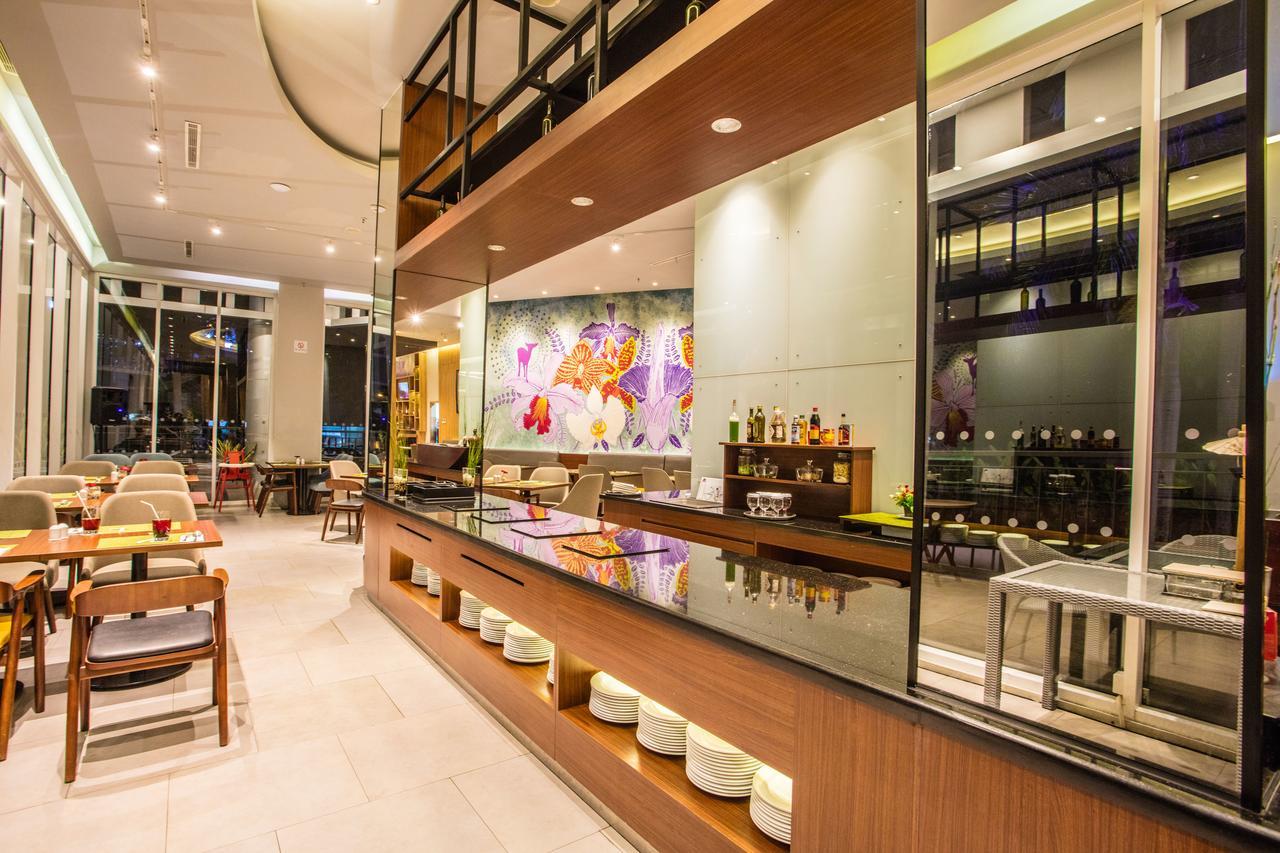 Bigland Hotel & Convention Sentul Bogor Exteriör bild
