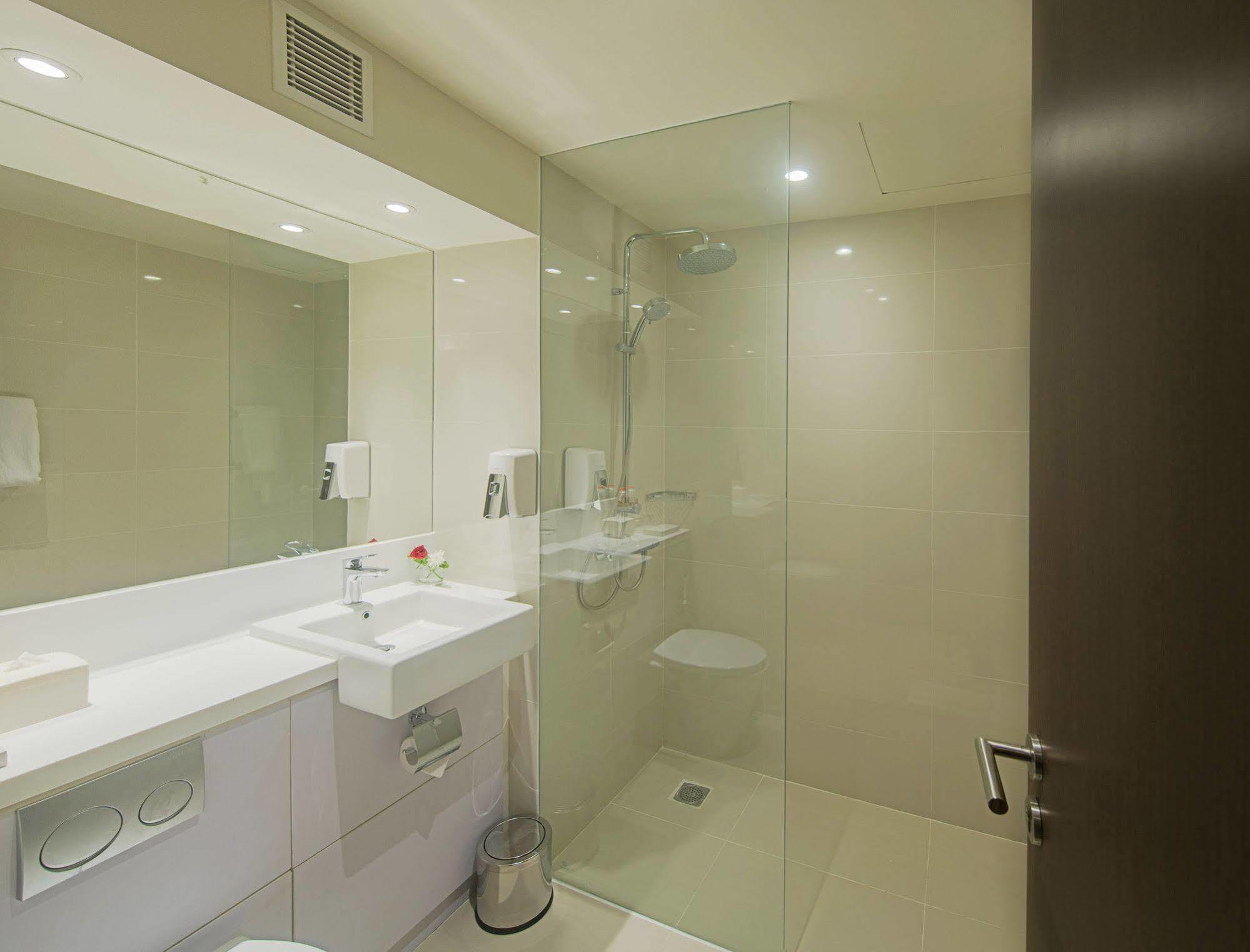 Bigland Hotel & Convention Sentul Bogor Exteriör bild