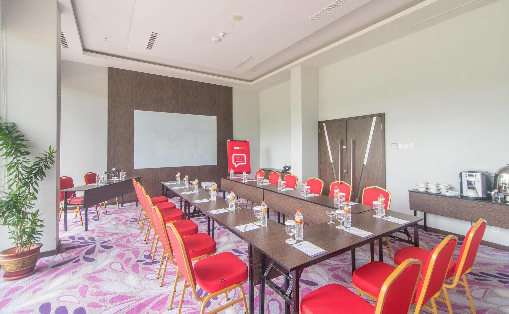 Bigland Hotel & Convention Sentul Bogor Exteriör bild