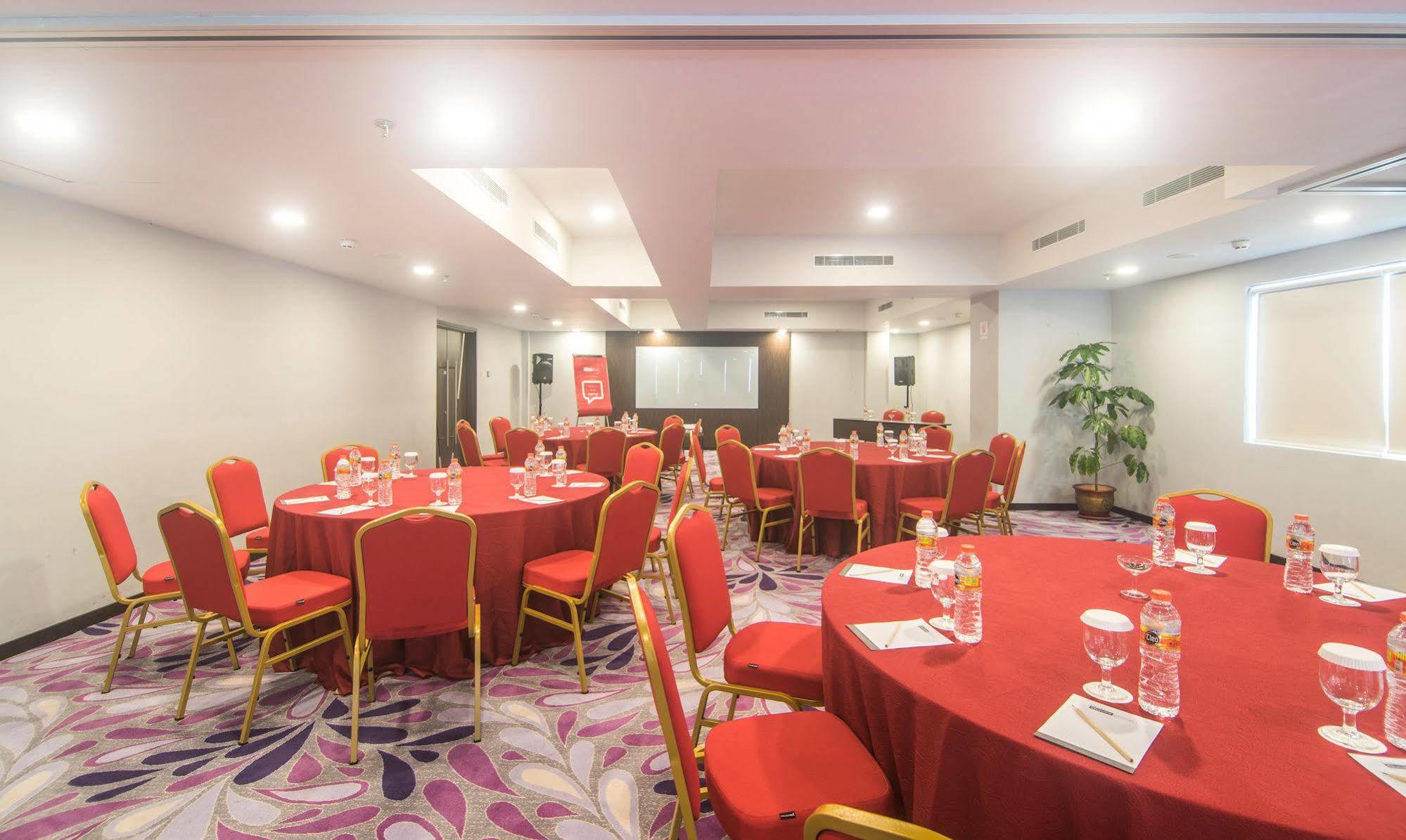Bigland Hotel & Convention Sentul Bogor Exteriör bild