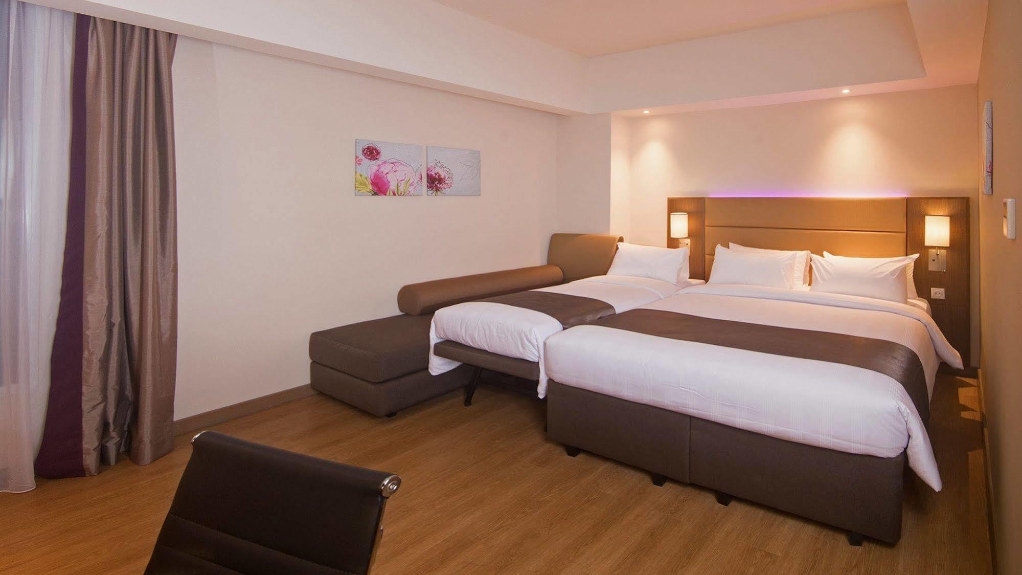Bigland Hotel & Convention Sentul Bogor Exteriör bild