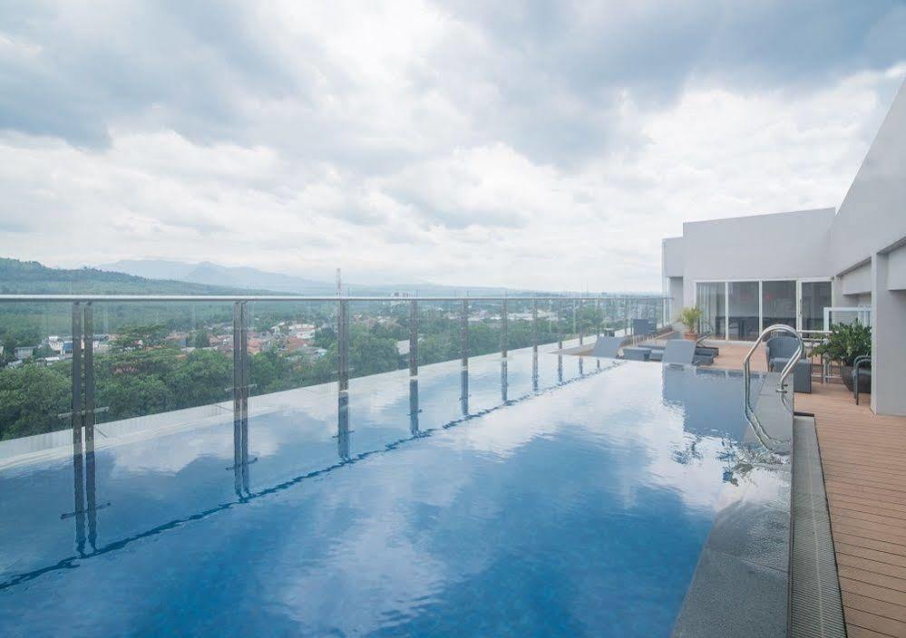 Bigland Hotel & Convention Sentul Bogor Exteriör bild