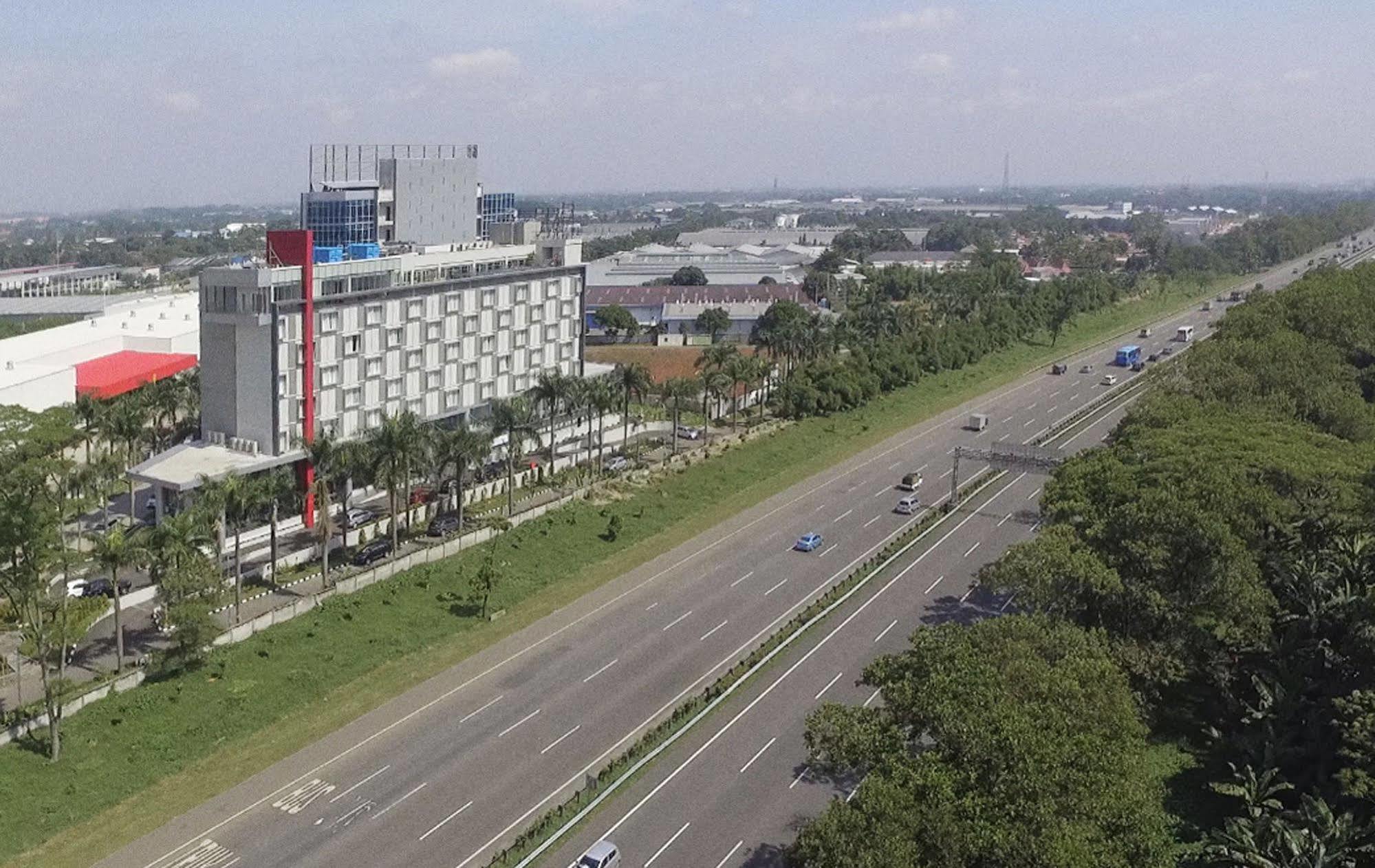 Bigland Hotel & Convention Sentul Bogor Exteriör bild